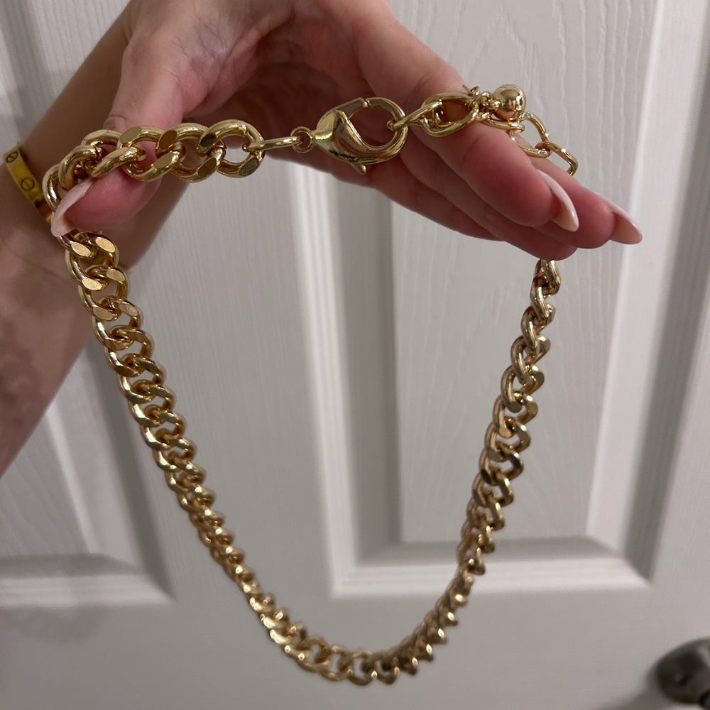 Dynamite Gold chain necklace